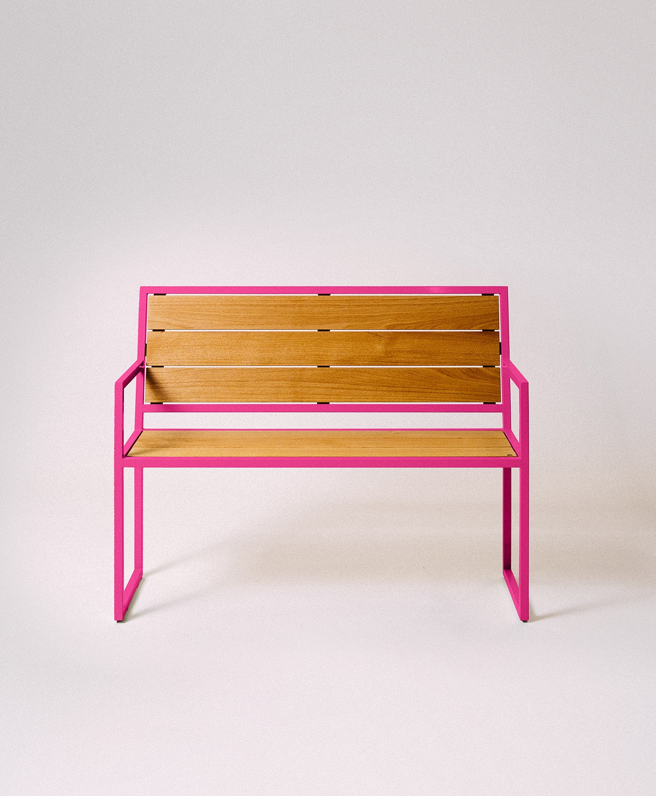 Sitzbank mit Lehne Holz & Stahl PATT | In- & Outdoor