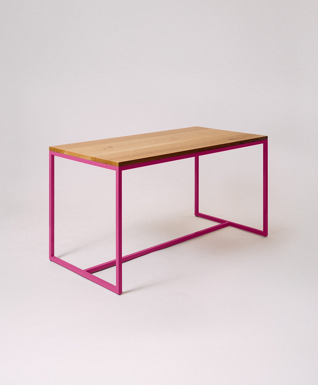 Tisch Massivholz & Stahlgestell mit Mittelstrebe TALON