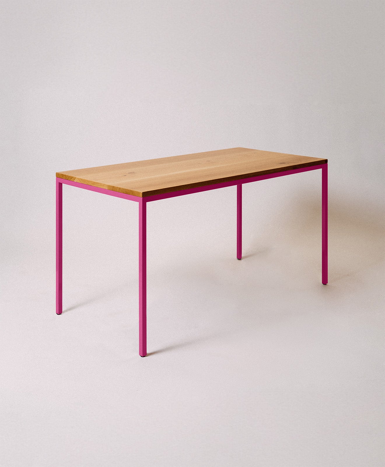 Tisch Massivholz & Stahlgestell mit Vierfuß TALON