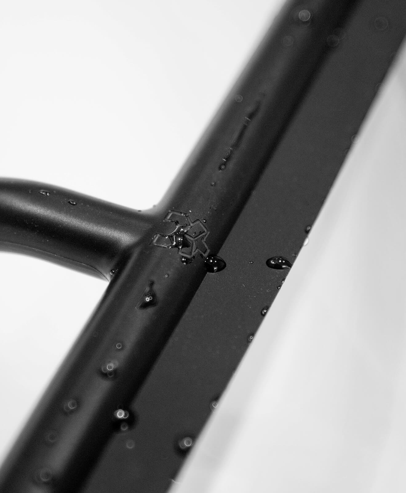 Abzieher aus Silikon in Schwarz für Bad und mehr von KAWENTSMANN Detailaufnahme