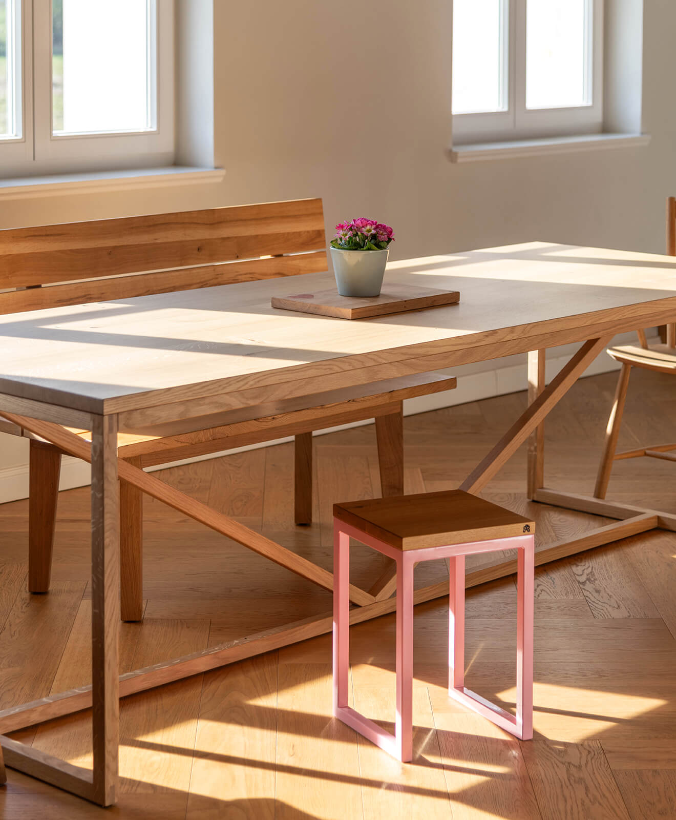 Tisch aus Massivholz Eiche TALON - Vollholz - Szenenbild in einem Esszimmer