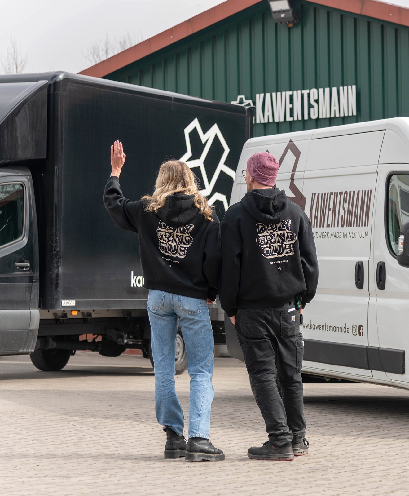 Hoodie Schwarz "Daily Grind"