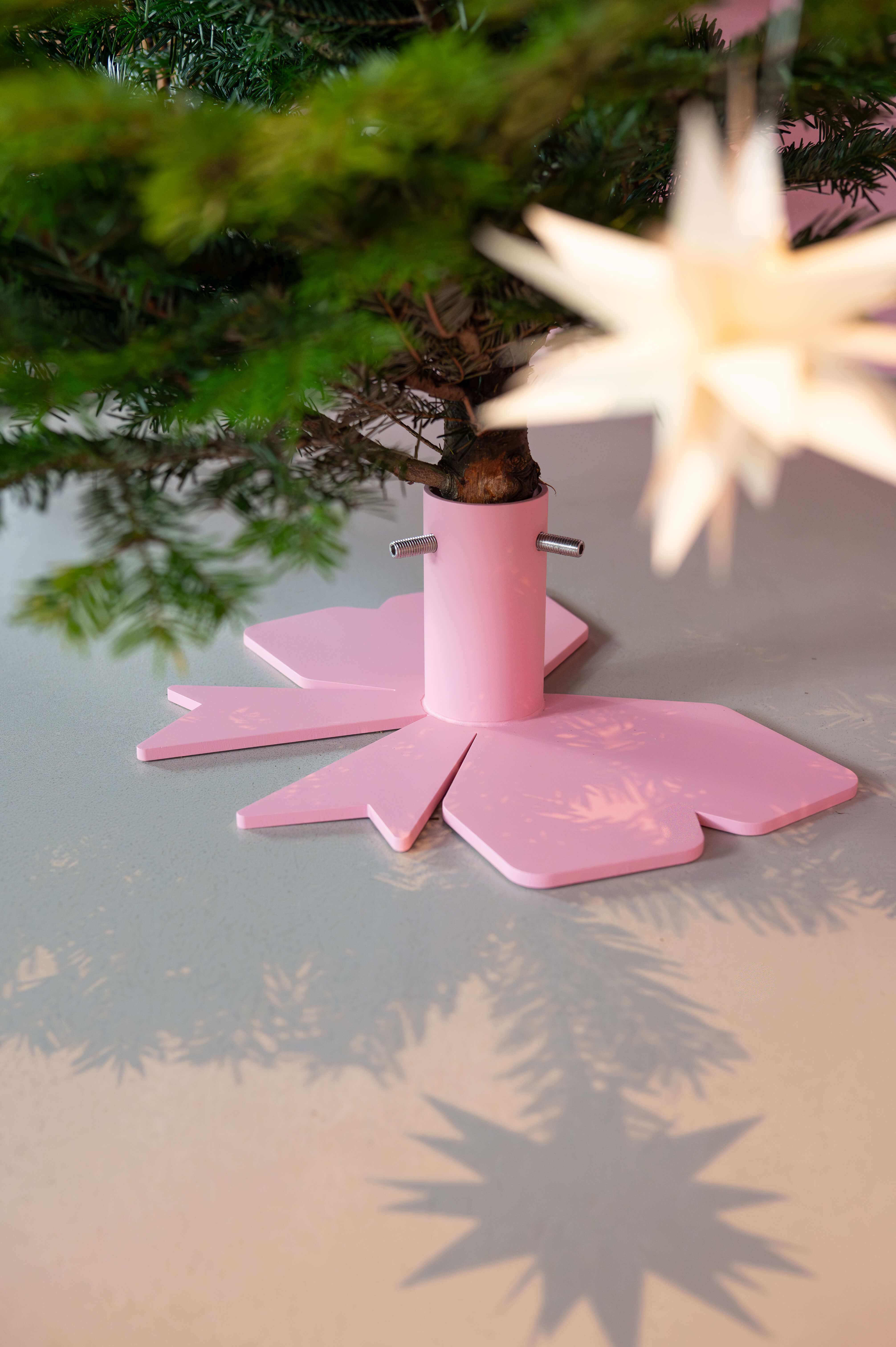 Weihnachtsbaumständer Schleife KAWENTSMANN x DAS BRUNS HAUS