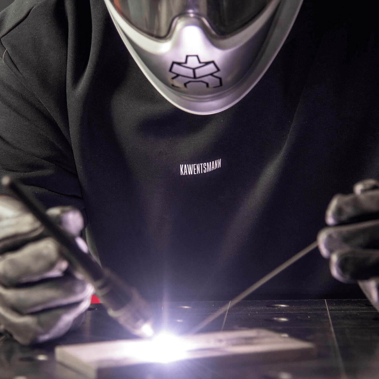 Bild vom Schweißen zur Veranschaulichung der Ausbildung im Metallbau bei KAWENTSMANN