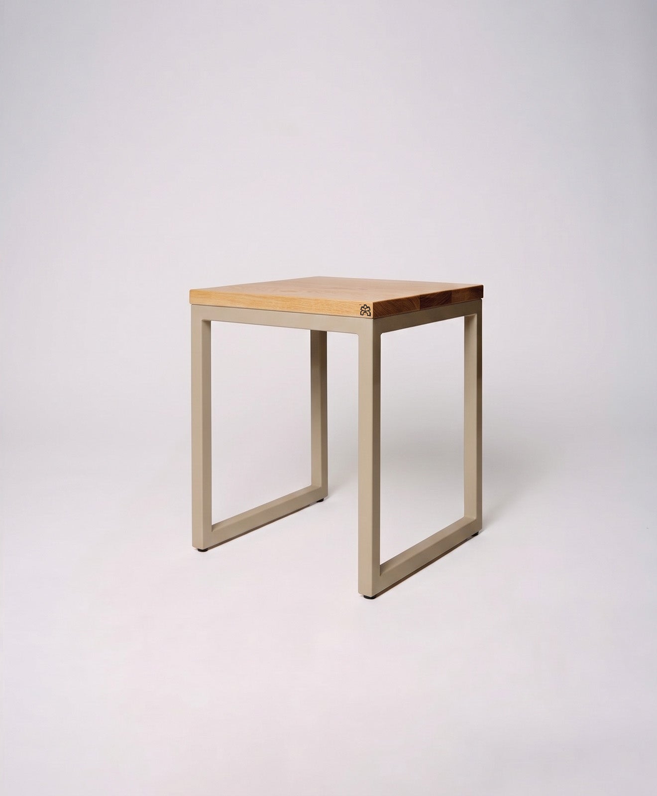 Hocker Holz Eiche & Metall TALON ohne Mittelstrebe von KAWENTSMANN
