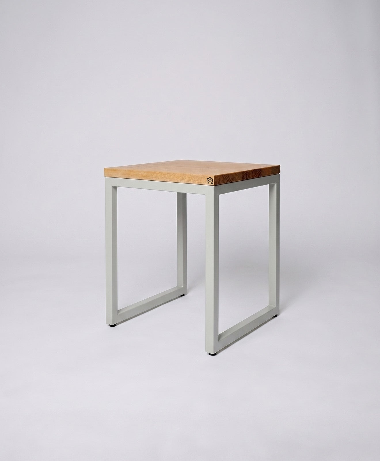 Hocker Holz Eiche & Metall TALON ohne Mittelstrebe von KAWENTSMANN