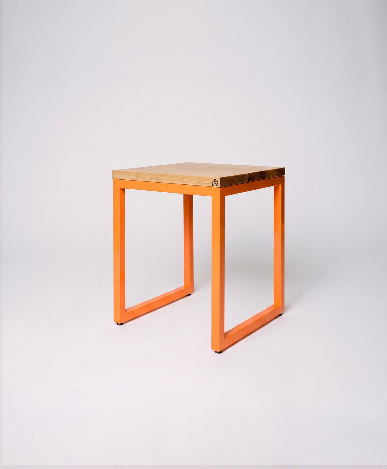 Hocker Holz Eiche & Metall TALON ohne Mittelstrebe von KAWENTSMANN