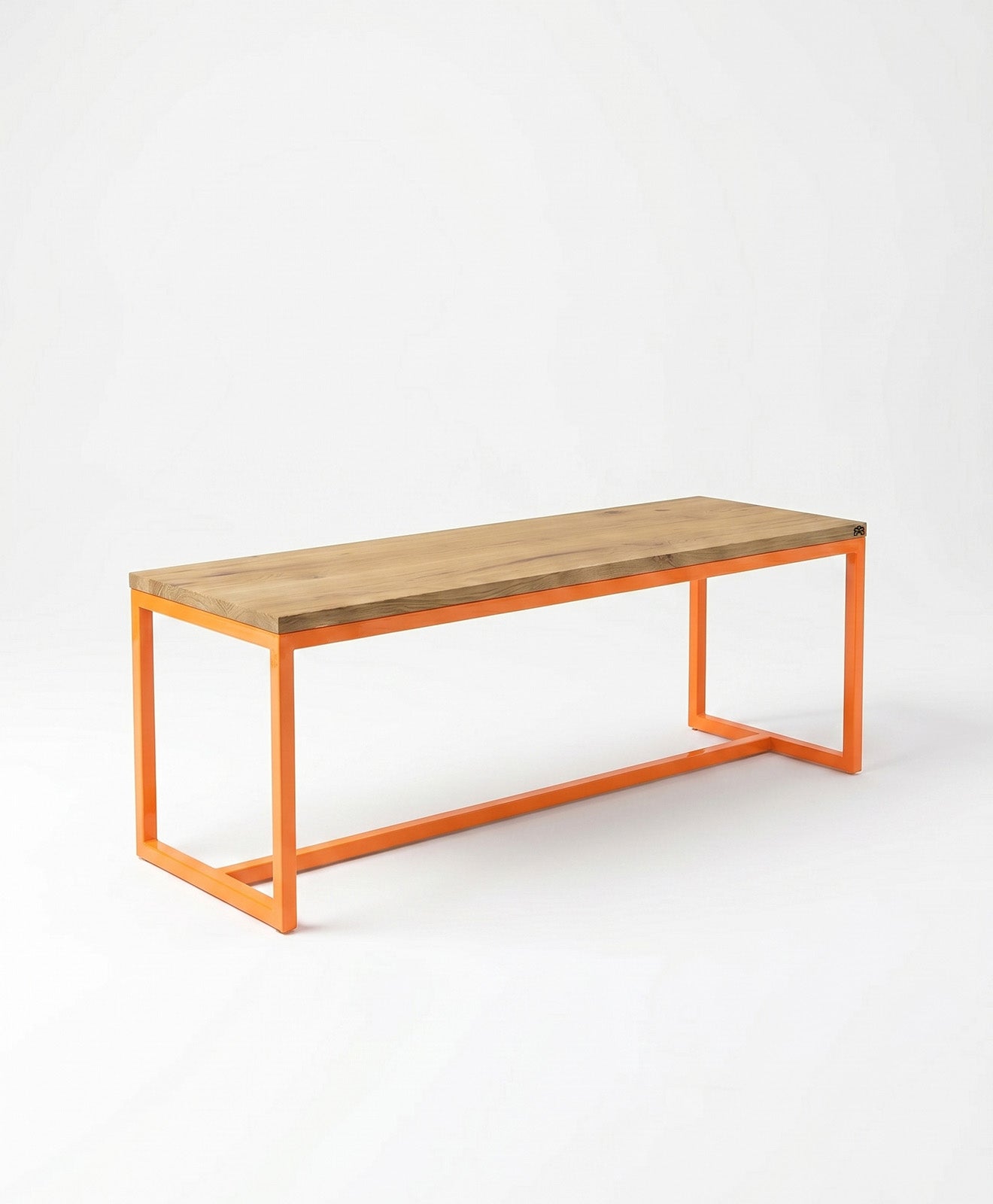 Sitzbank aus Holz & Stahlgestell TALON mit Mittelstrebe von KAWENTSMANN