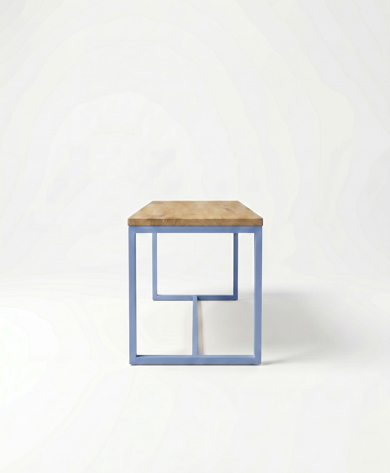 Sitzbank aus Holz & Stahlgestell TALON mit Mittelstrebe von KAWENTSMANN