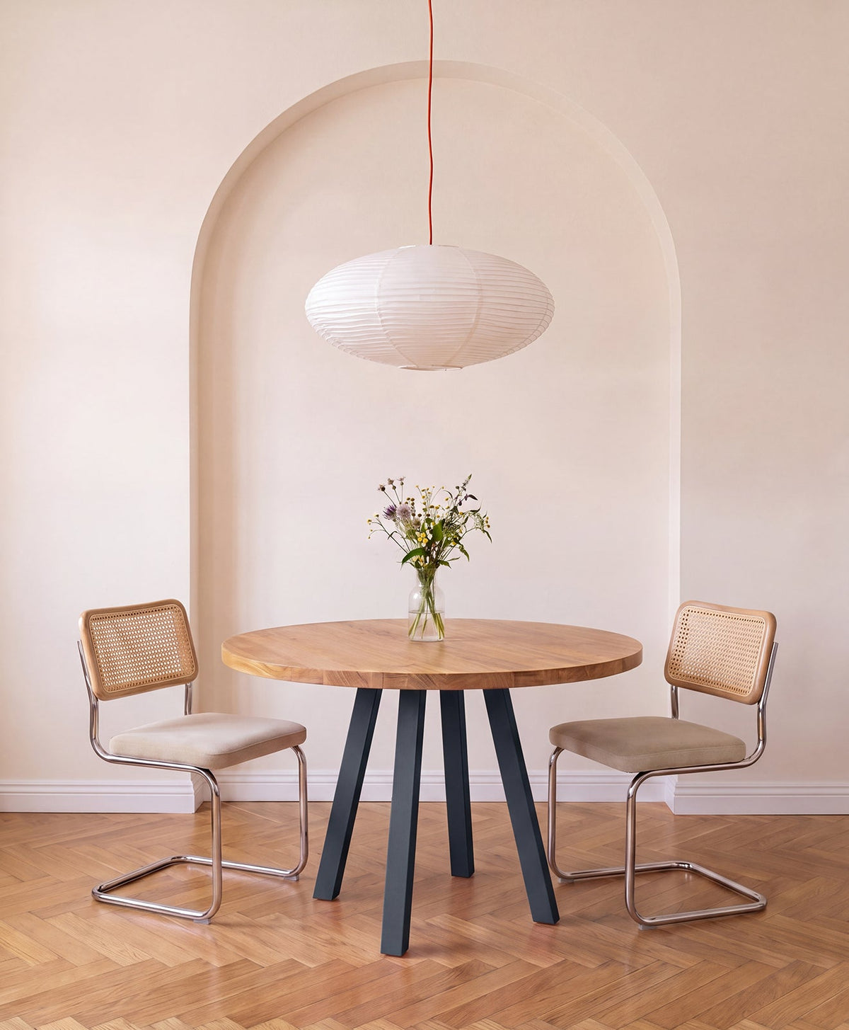 Tisch Massivholz & Stahlgestell rund WILMA - Anthrazit RAL 7016