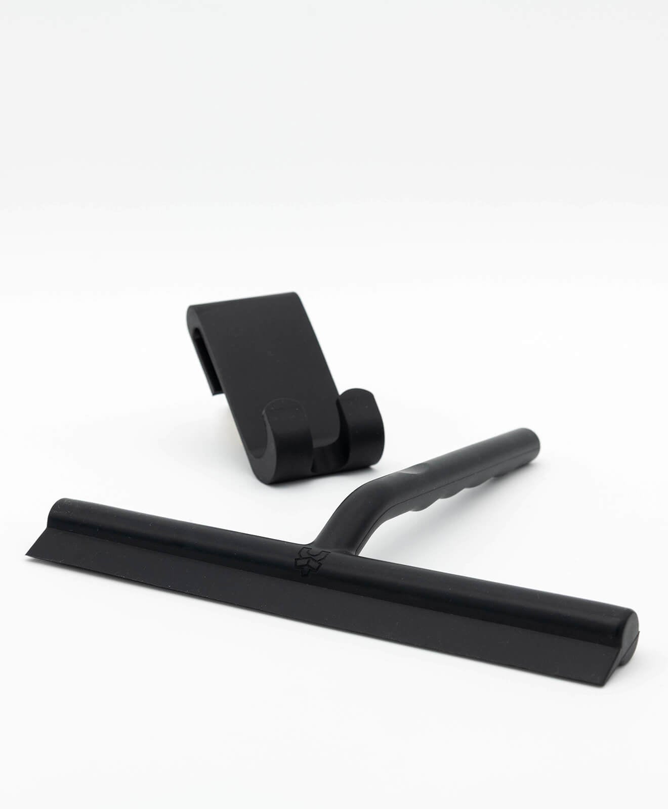 Abzieher aus Silikon für Bad und mehr von KAWENTSMANN in Schwarz mit Halterung