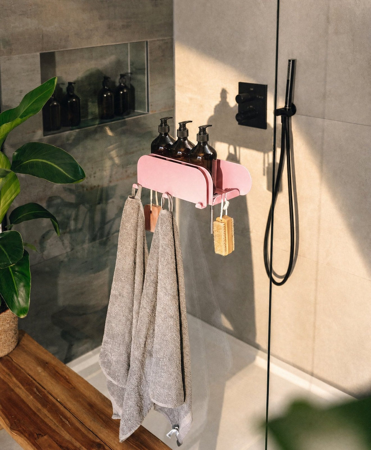 Duschablage ohne Bohren mit Magnet ORBI Dock am Duschglas in Hellrosa RAL 3015