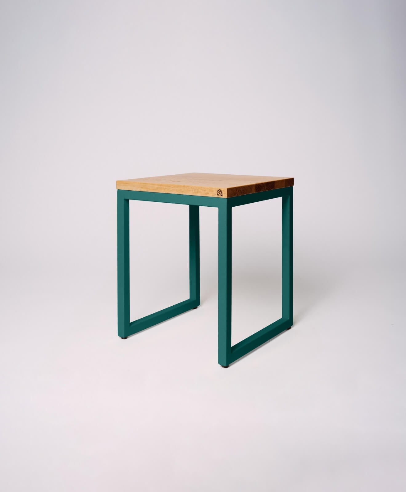 Hocker aus Holz (Eiche) mit Stahlgestell von Kawentsmann - Produktbild