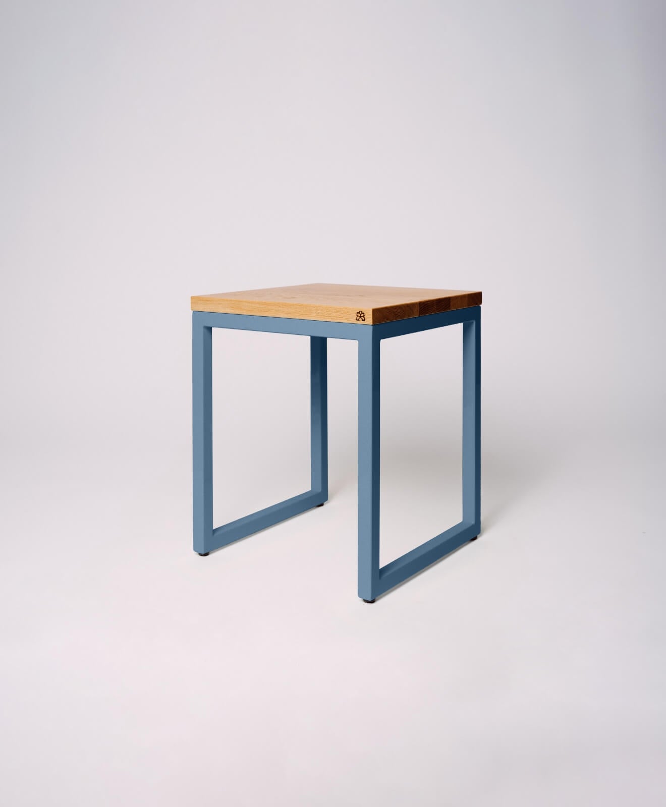 Hocker aus Holz (Eiche) mit Stahlgestell von Kawentsmann - Produktbild