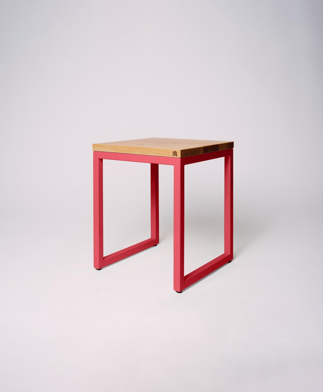 Hocker aus Holz (Eiche) mit Stahlgestell von Kawentsmann - Produktbild