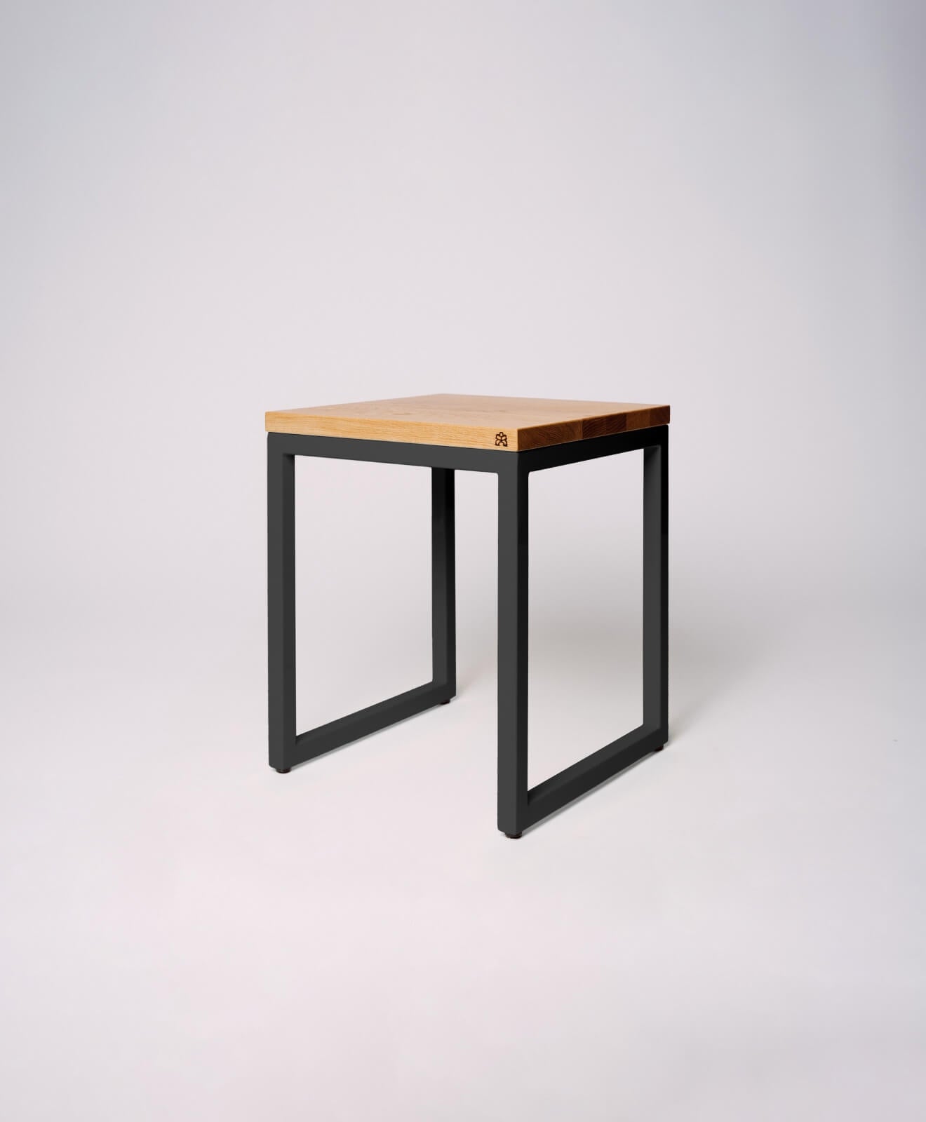 Hocker aus Holz (Eiche) mit Stahlgestell von Kawentsmann - Produktbild