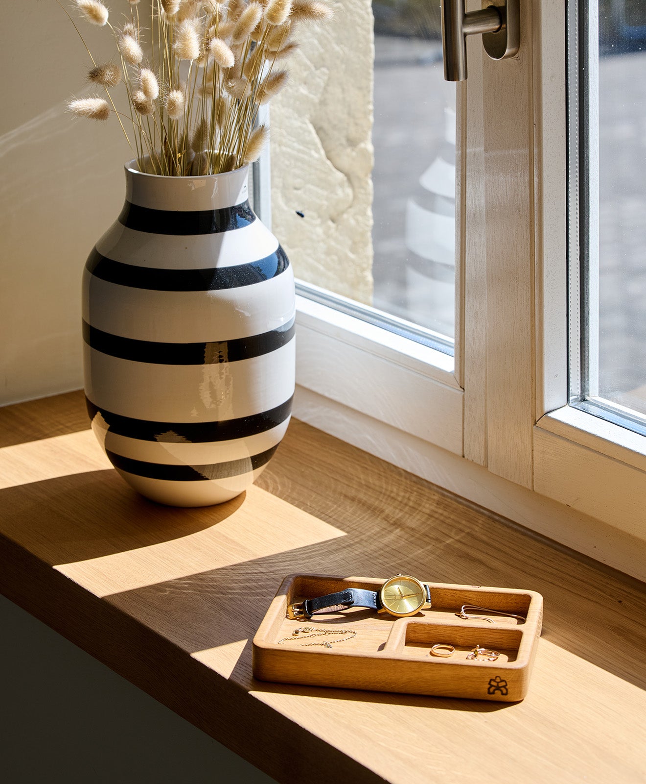 Kawentsmann Dekotablett aus Holz "Kleine Frida" - Moodbild als Ablage von Schmuck
