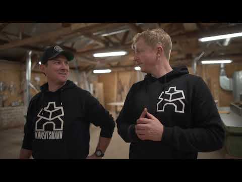 Esstisch aus Massivholz & Stahlgestell präsentiert und vorgestellt vom Team Kawentsmann