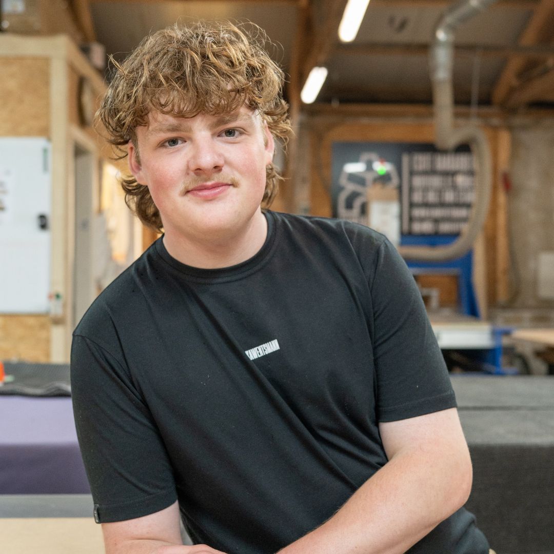 Teammitglied Henry - auszubildender Tischler