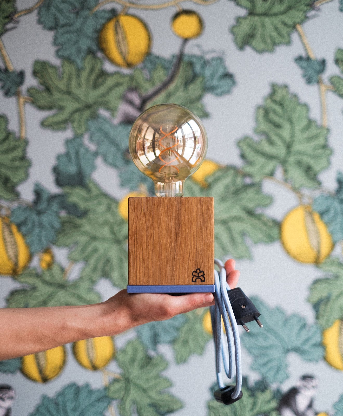 Tischlampe Holz LORENZ - Kawentsmann Digital GmbH