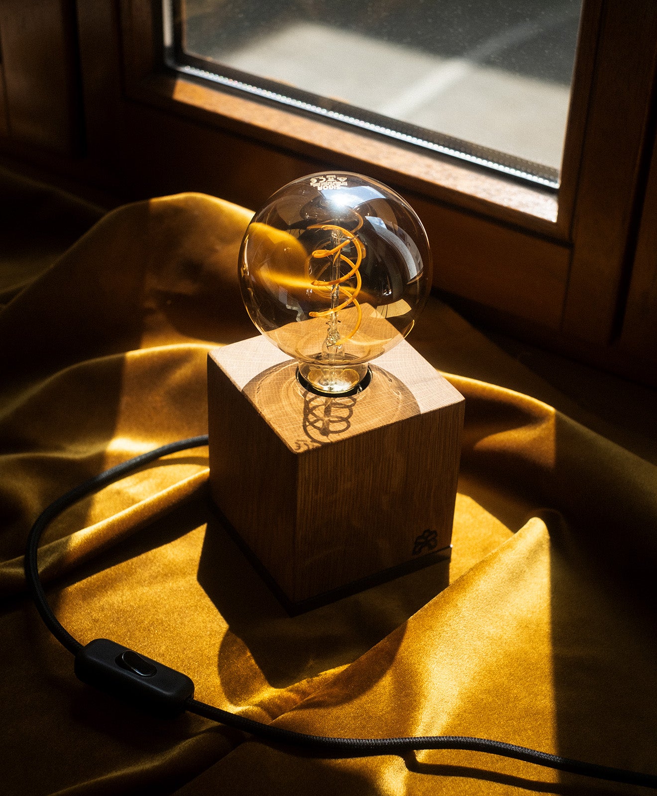 Tischlampe Holz LORENZ - Kawentsmann Digital GmbH