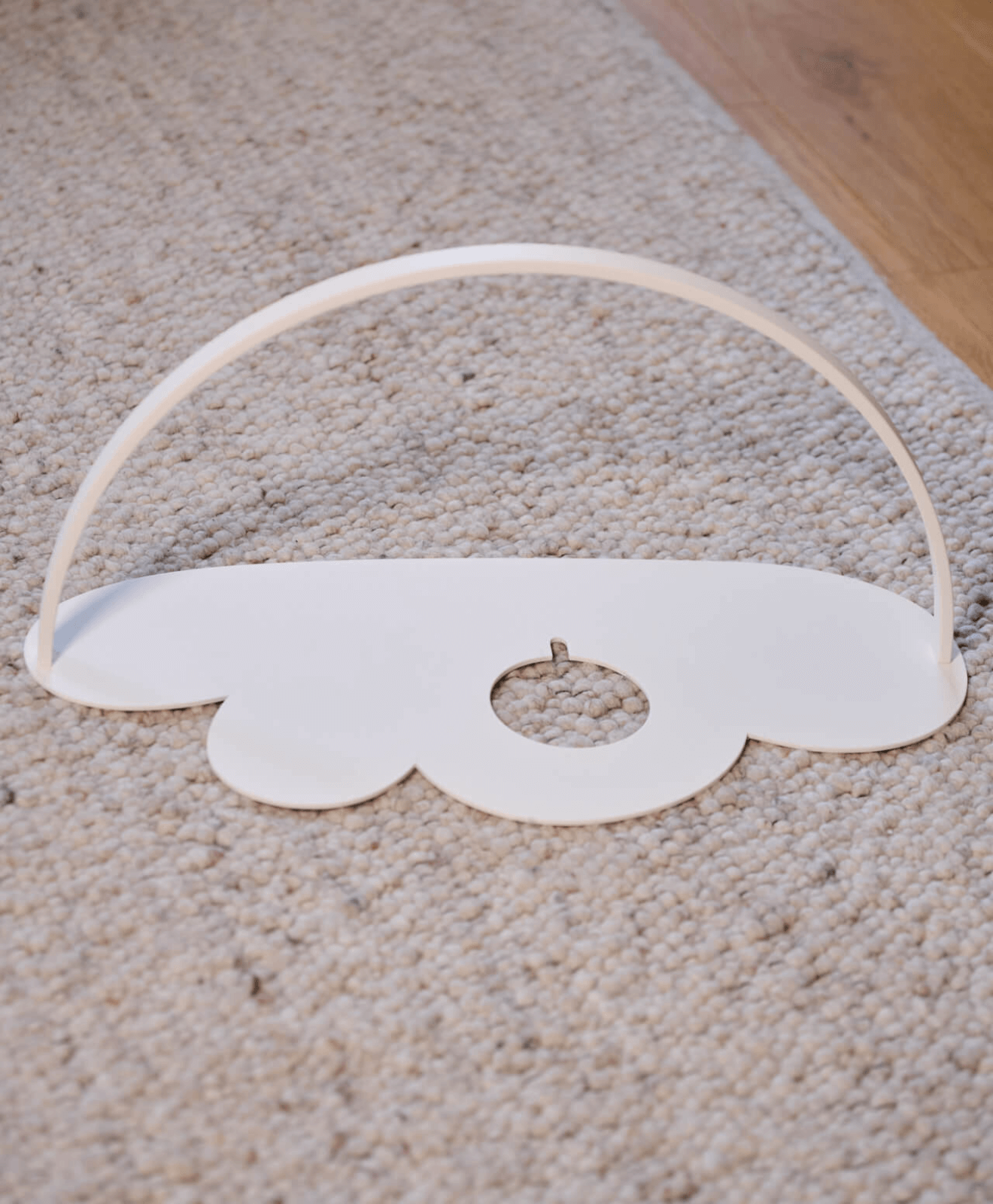 Regal für Toniebox & Tonies in Weiß - Moodbild im Kinderzimmer auf dem Boden aufgestellt