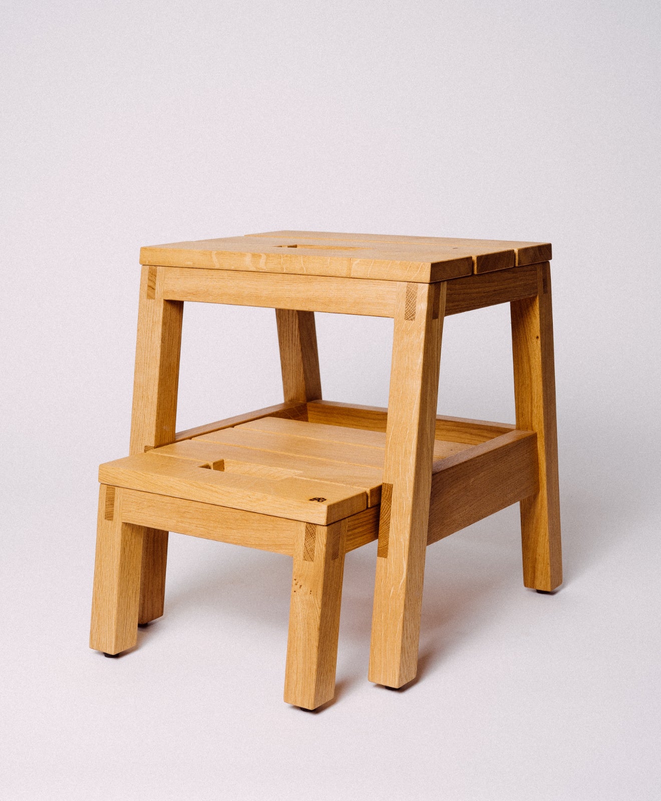 Tritthocker Holz Eiche KURANT von KAWENTSMANN