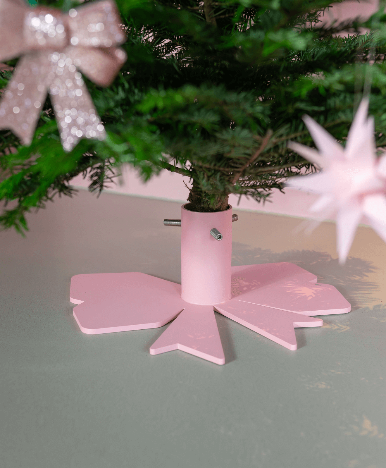 Weihnachtsbaumständer Schleife Moodbild mit Tannenbaum