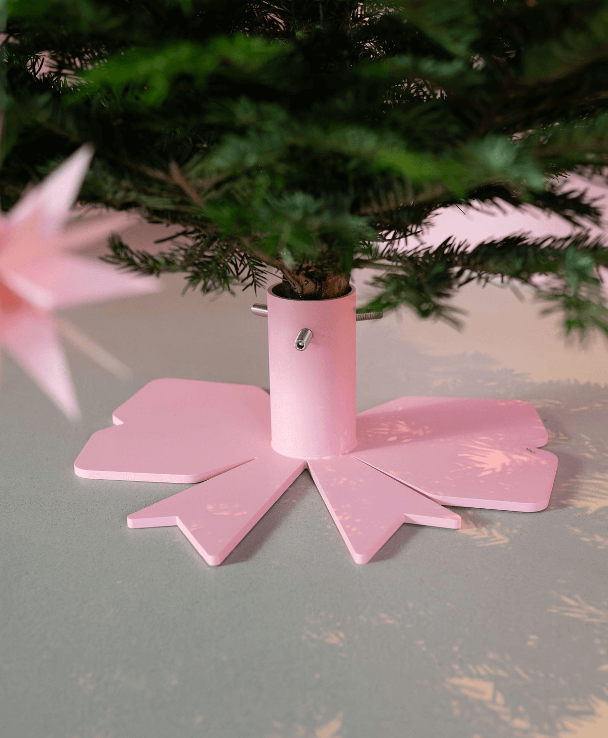 Weihnachtsbaumständer Schleife Moodbild mit Tannenbaum