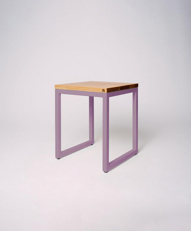 Hocker aus Holz (Eiche) mit Stahlgestell von Kawentsmann - Produktbild