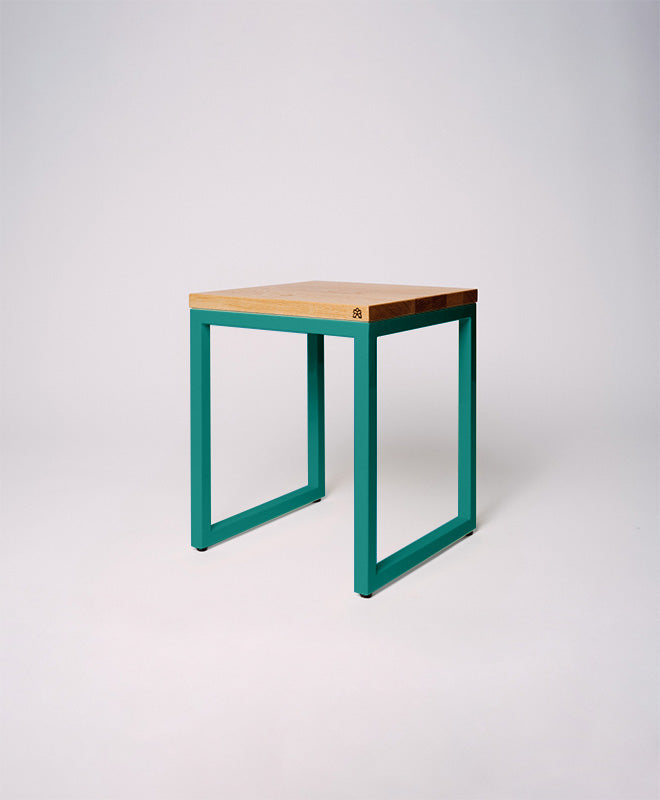 Hocker aus Holz (Eiche) mit Stahlgestell von Kawentsmann - Produktbild