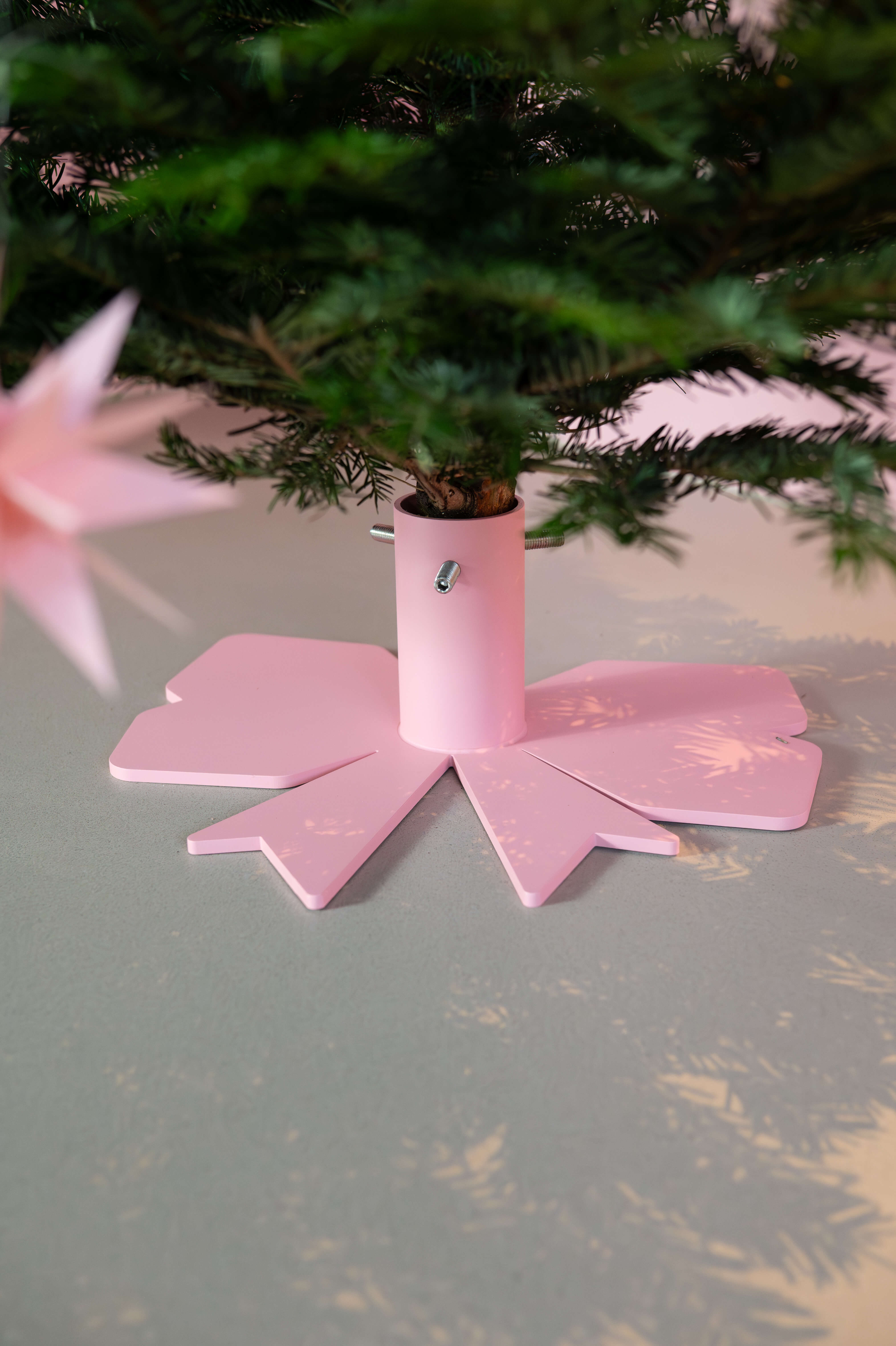 Weihnachtsbaumständer Schleife KAWENTSMANN x DAS BRUNS HAUS