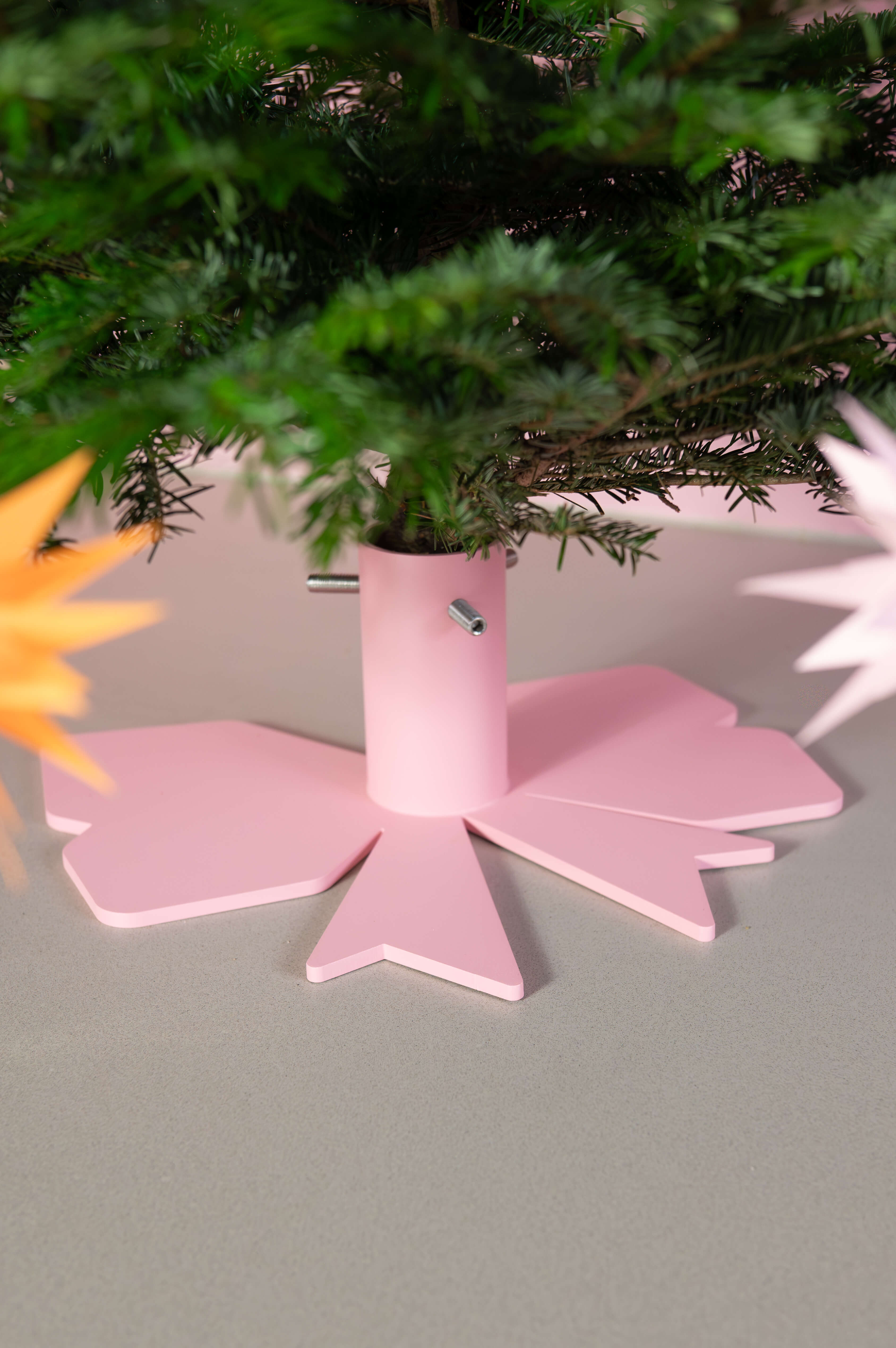 Weihnachtsbaumständer Schleife KAWENTSMANN x DAS BRUNS HAUS