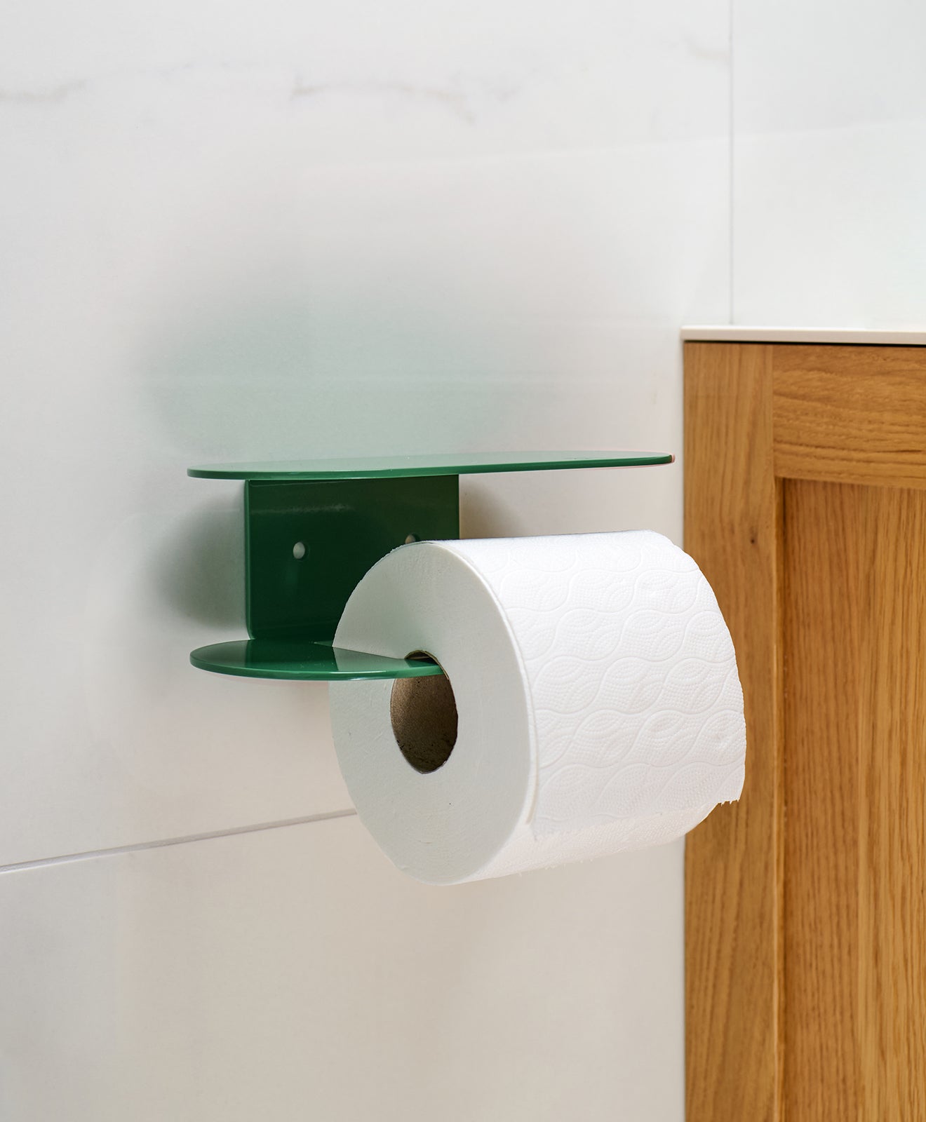 Toilettenpapierhalter ohne Bohren mit Ablage ORBI in Grün
