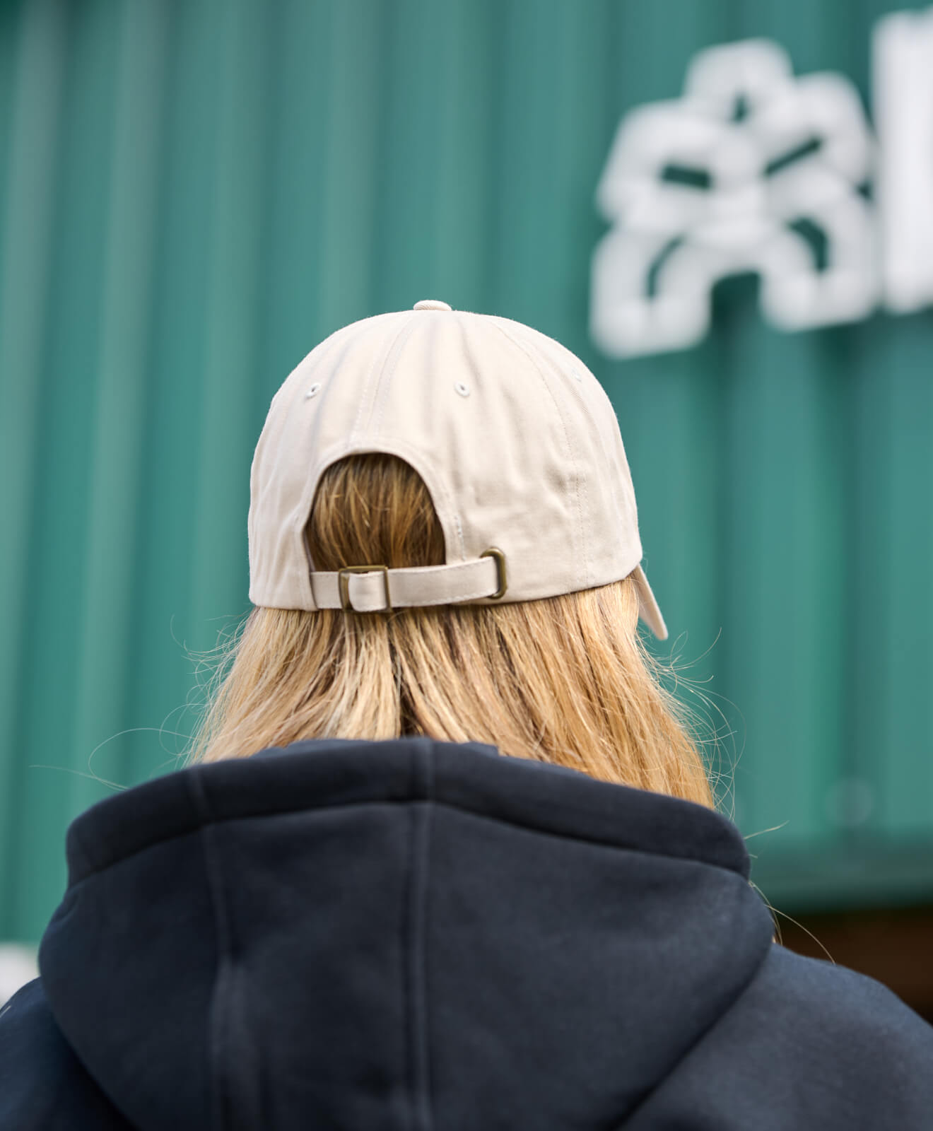 KAWENTSMANN Cap in Beige mit orangenem Logo-Stick