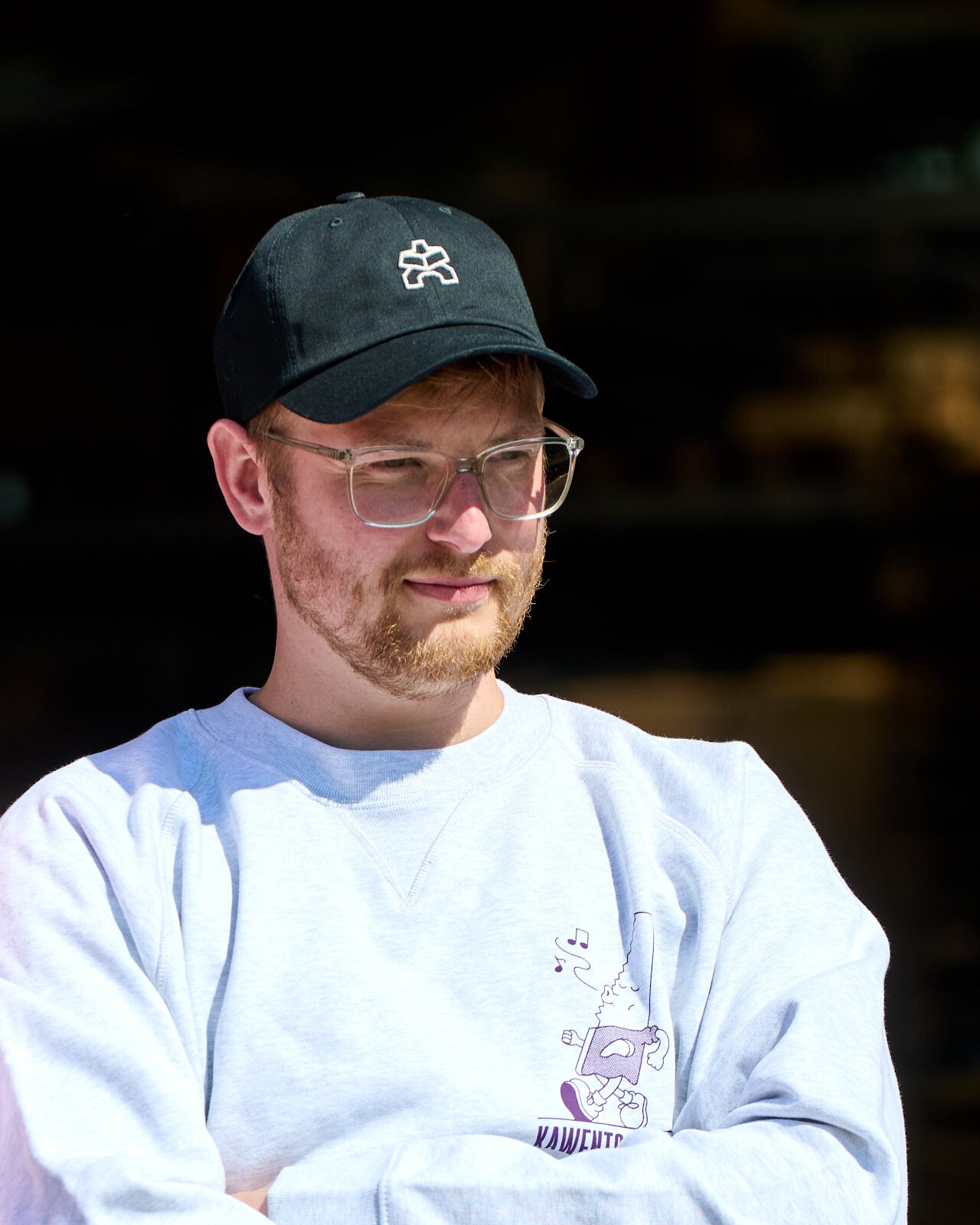 KAWENTSMANN Cap in Schwarz mit weißem Logo von vorne