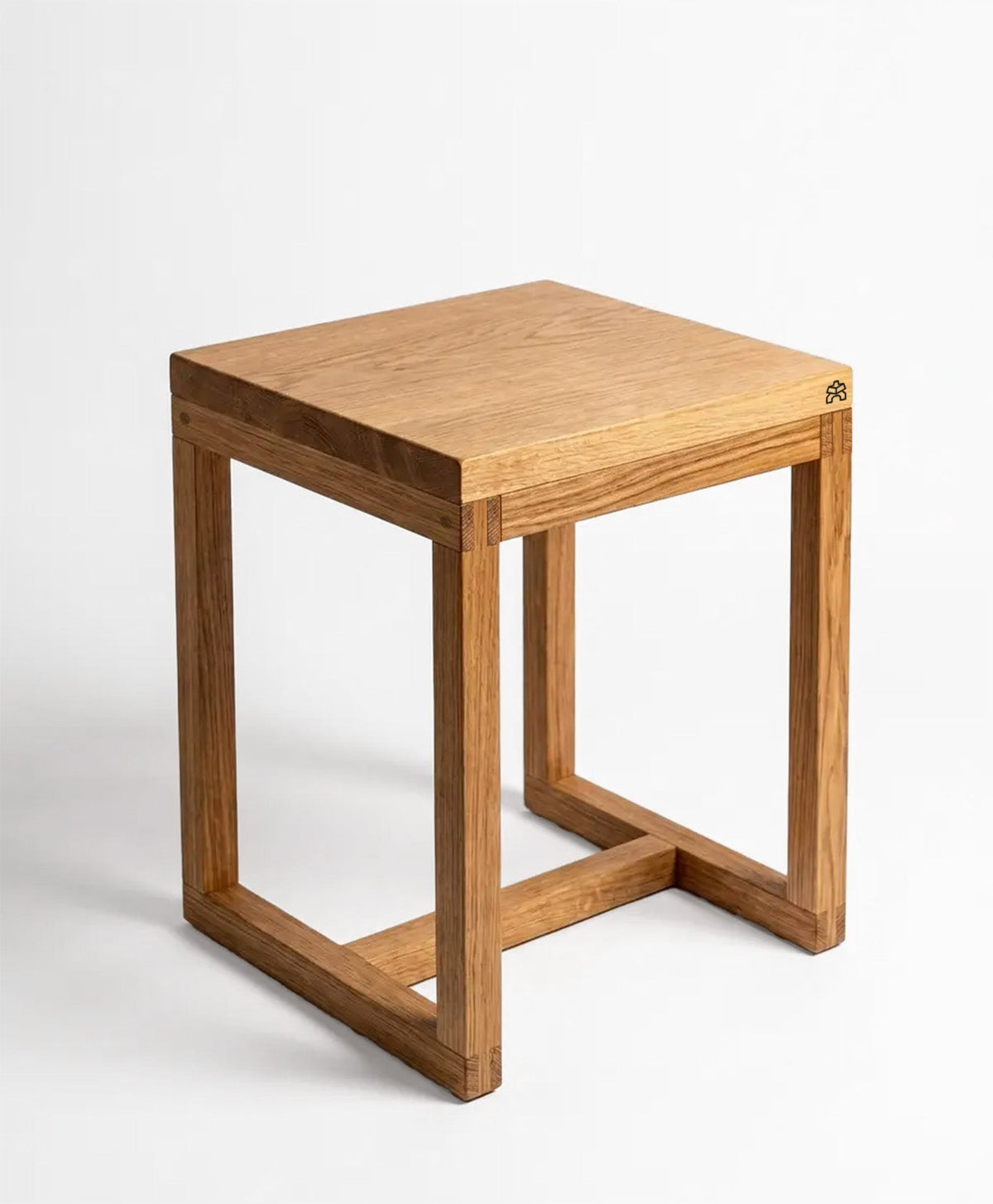 Hocker Massivholz Eiche von KAWENTSMANN - Ansicht schräg
