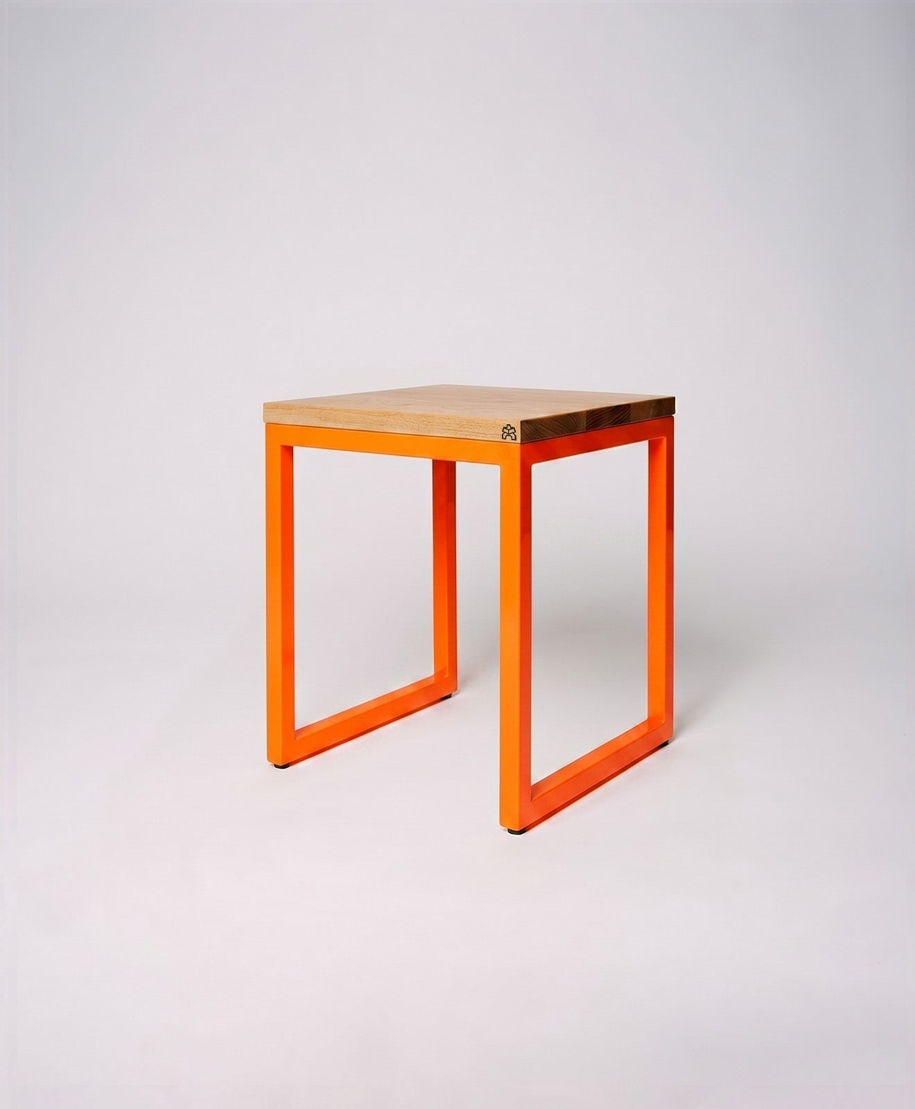 Hocker Holz Eiche & Metall TALON ohne Mittelstrebe von KAWENTSMANN