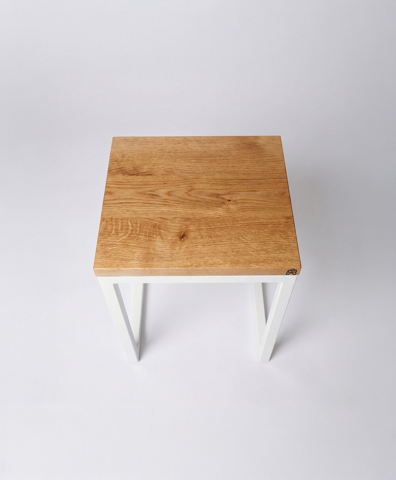 Hocker Holz Eiche & Metall TALON ohne Mittelstrebe von KAWENTSMANN