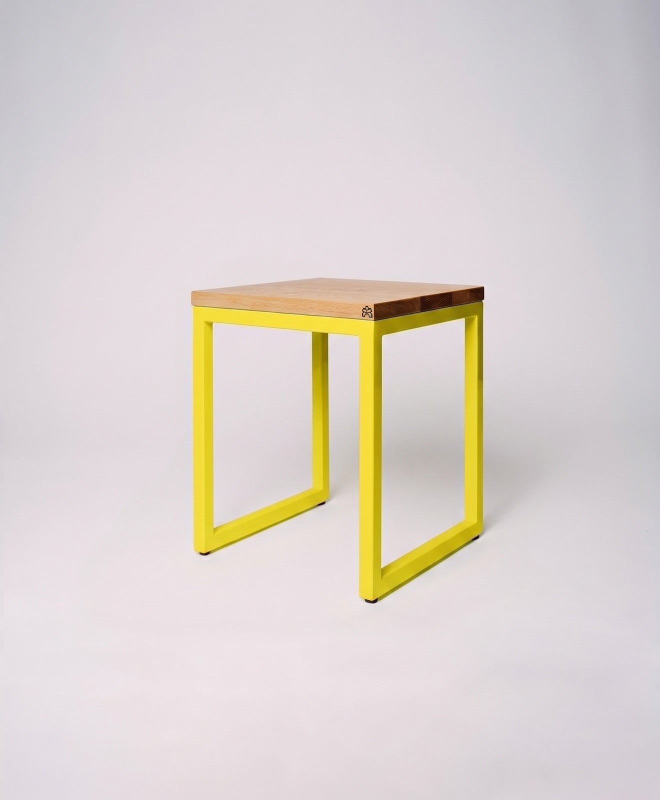 Hocker Holz Eiche & Metall TALON ohne Mittelstrebe von KAWENTSMANN