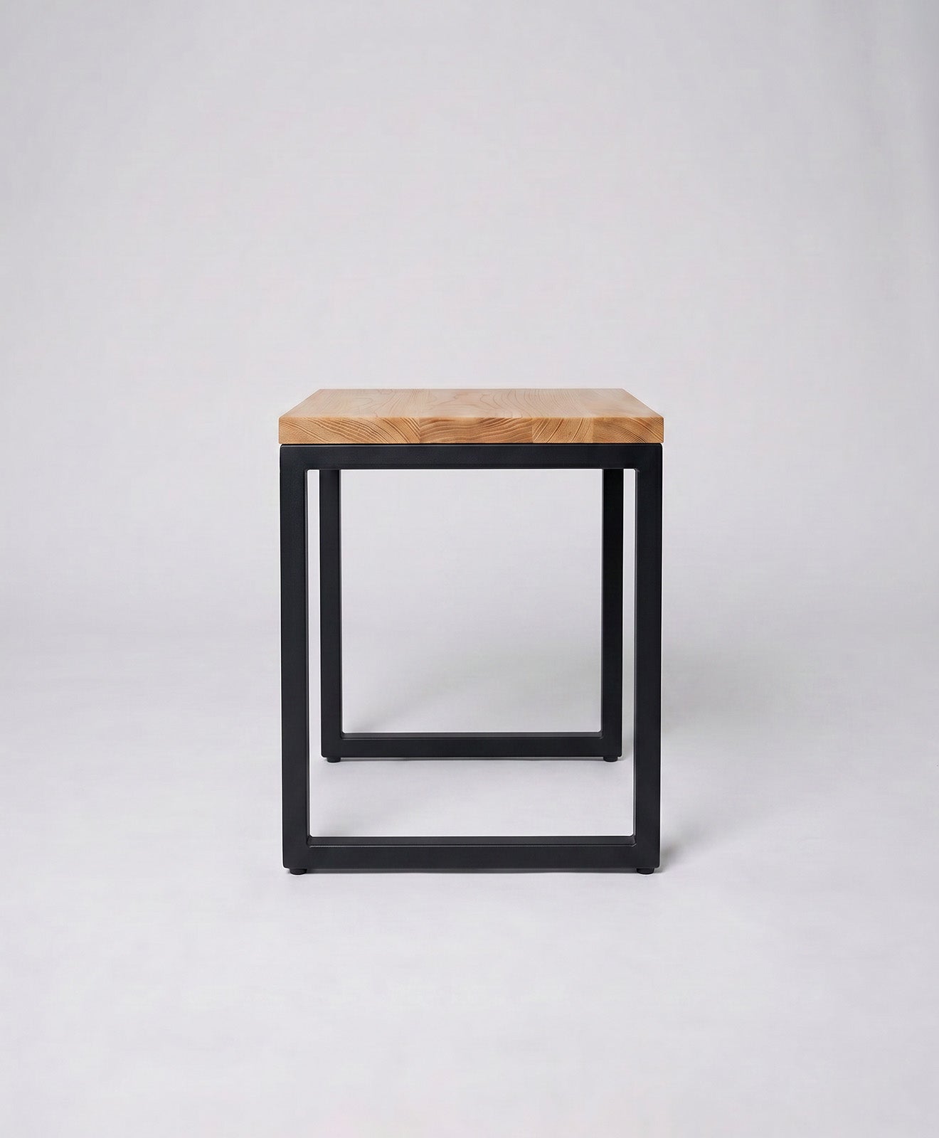 Hocker Holz Eiche & Metall TALON ohne Mittelstrebe von KAWENTSMANN