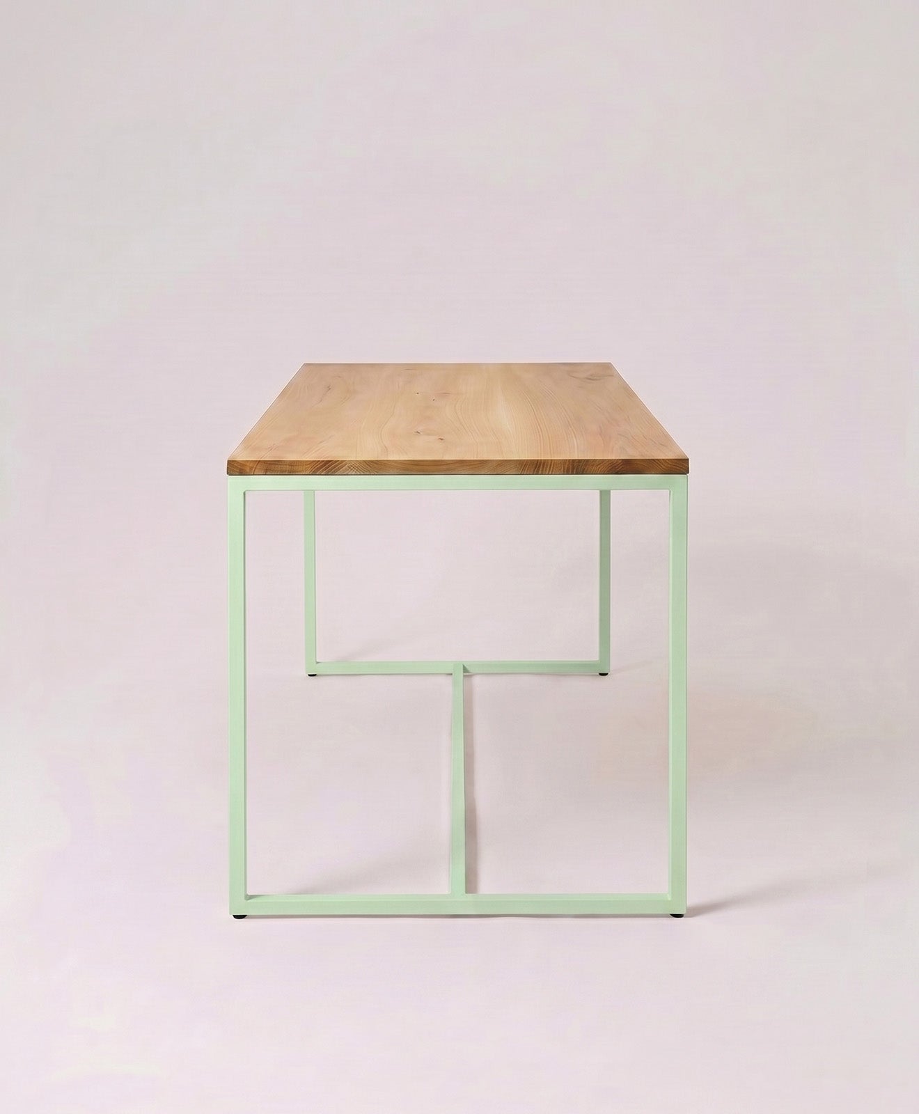 Esstisch Massivholz & Stahlgestell TALON mit Mittelstrebe von KAWENTSMANN
