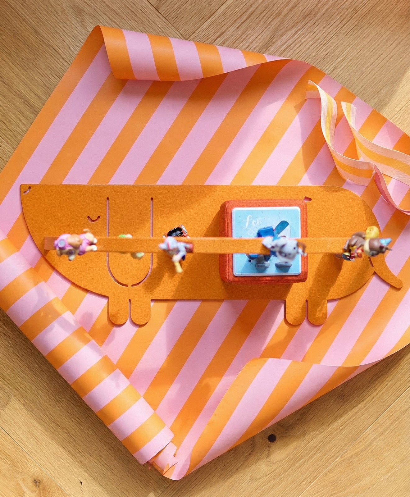 Regal für die Toniebox Dackel als Geschenk