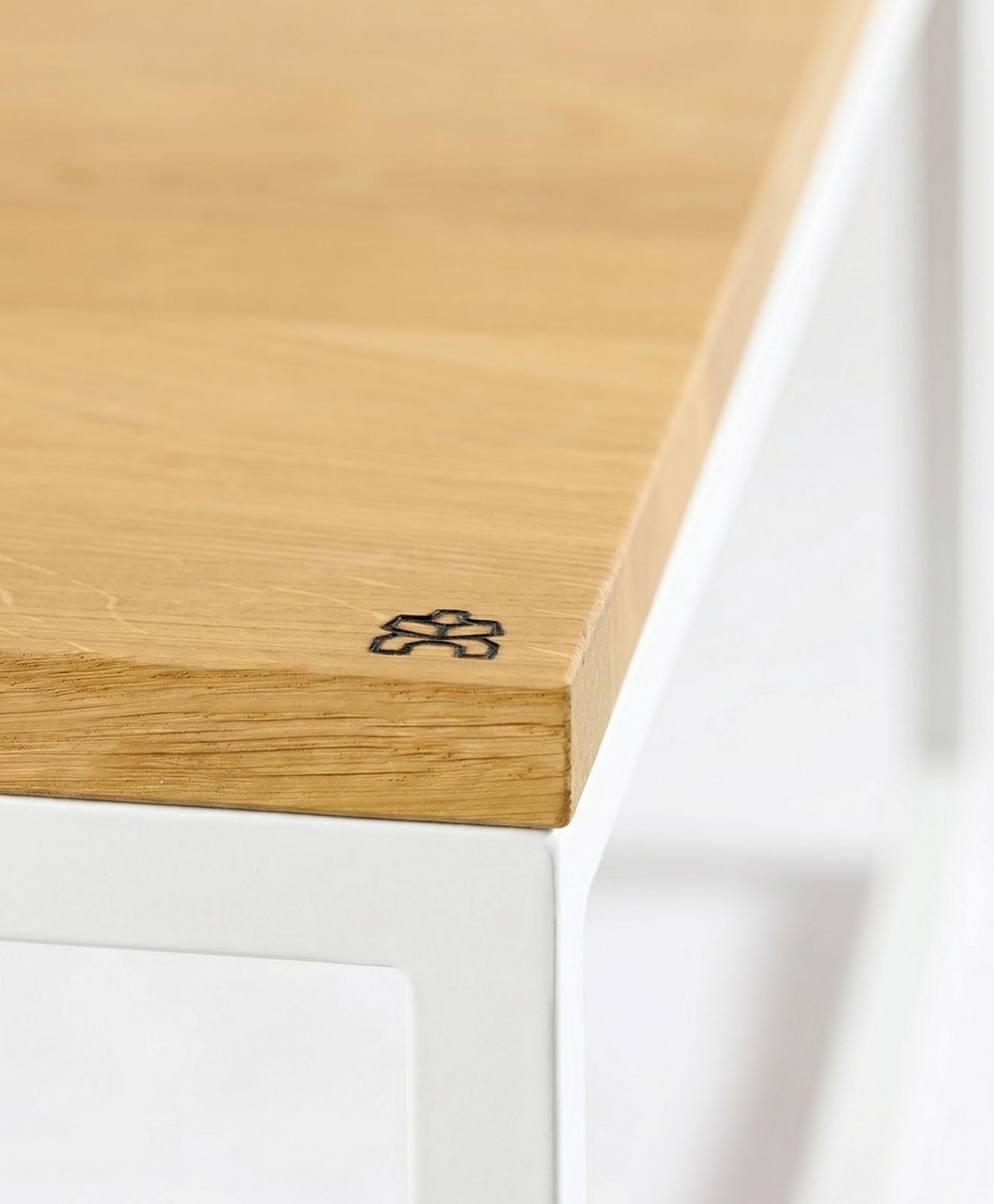 Couchtisch Holz & Metall TALON von KAWENTSMANN - Detailaufnahme