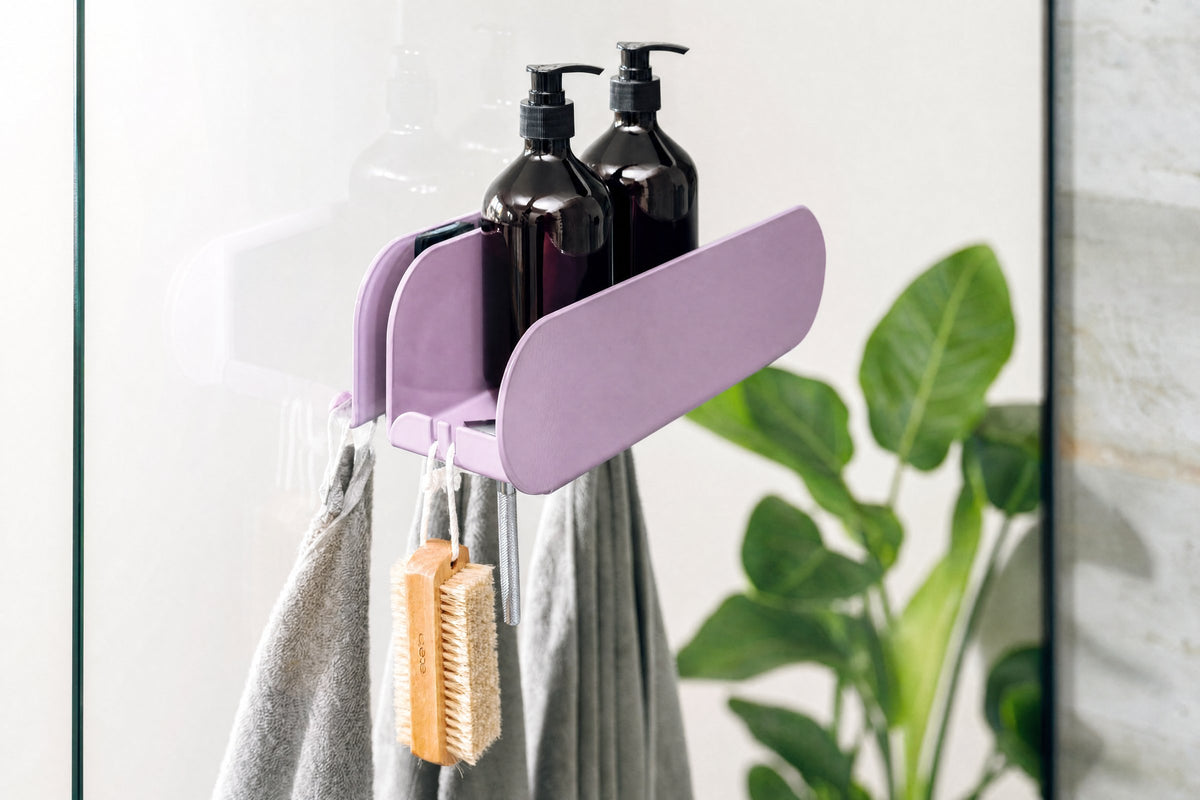 Duschablage ORBI Dock in Pastellviolett an der Glasduschwand – Nahaufnahme