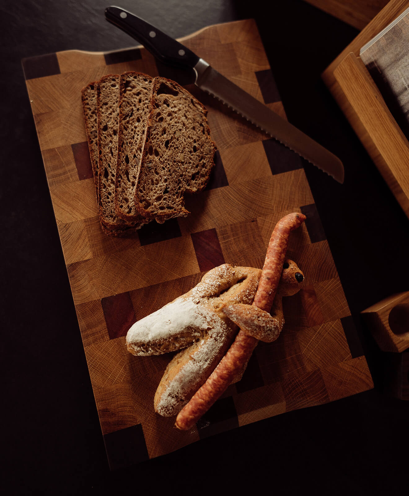 Stirnholz Schneidebrett von Kawentsmann mit Brot & Stutenkerl