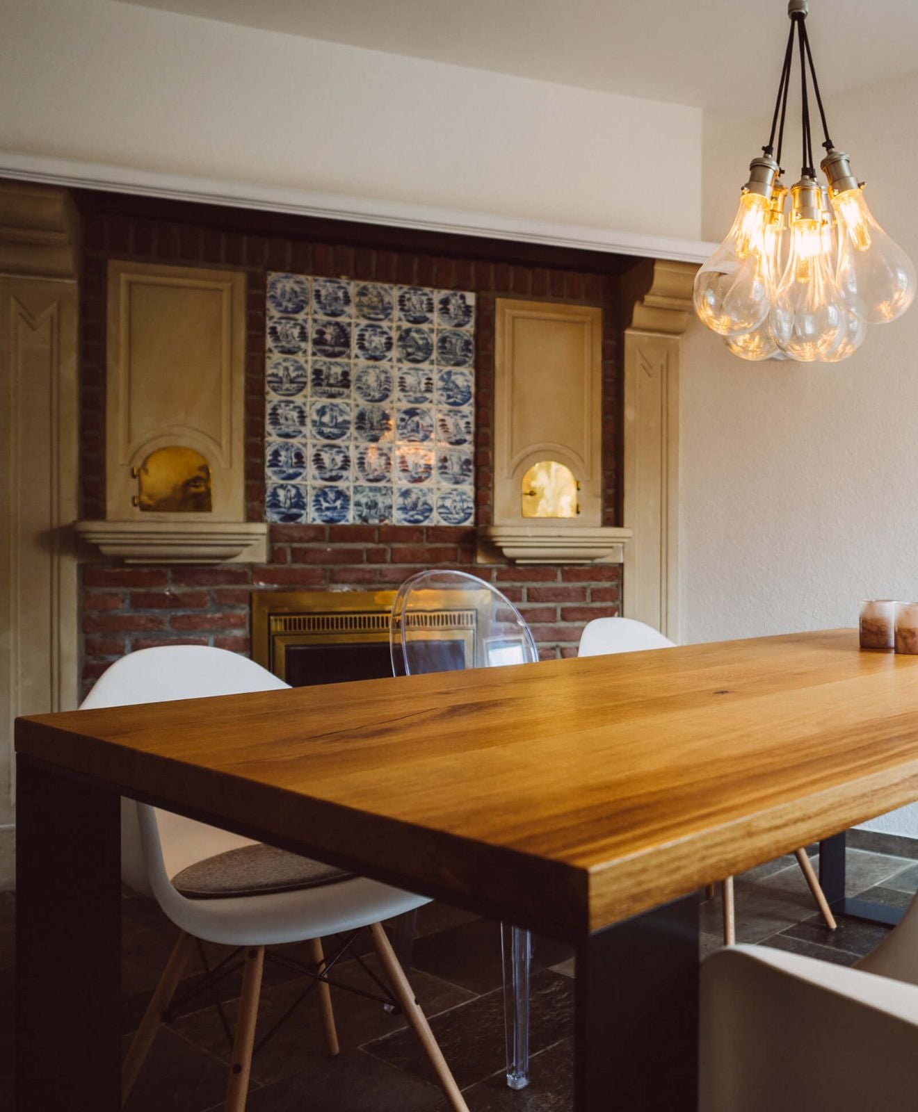Esstisch Massivholz & Stahlgestell PANIBENGEL - Moodbild im Esszimmer