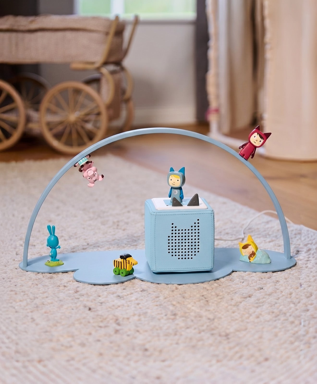 Regal für Toniebox & Tonies in Blau - Moodbild im Kinderzimmer auf dem Boden aufgestellt