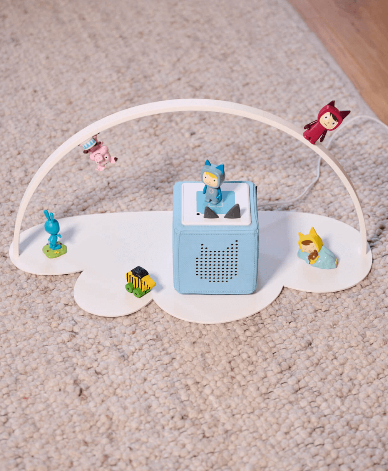 Regal für Toniebox & Tonies in Weiß - Moodbild im Kinderzimmer auf dem Boden aufgestellt