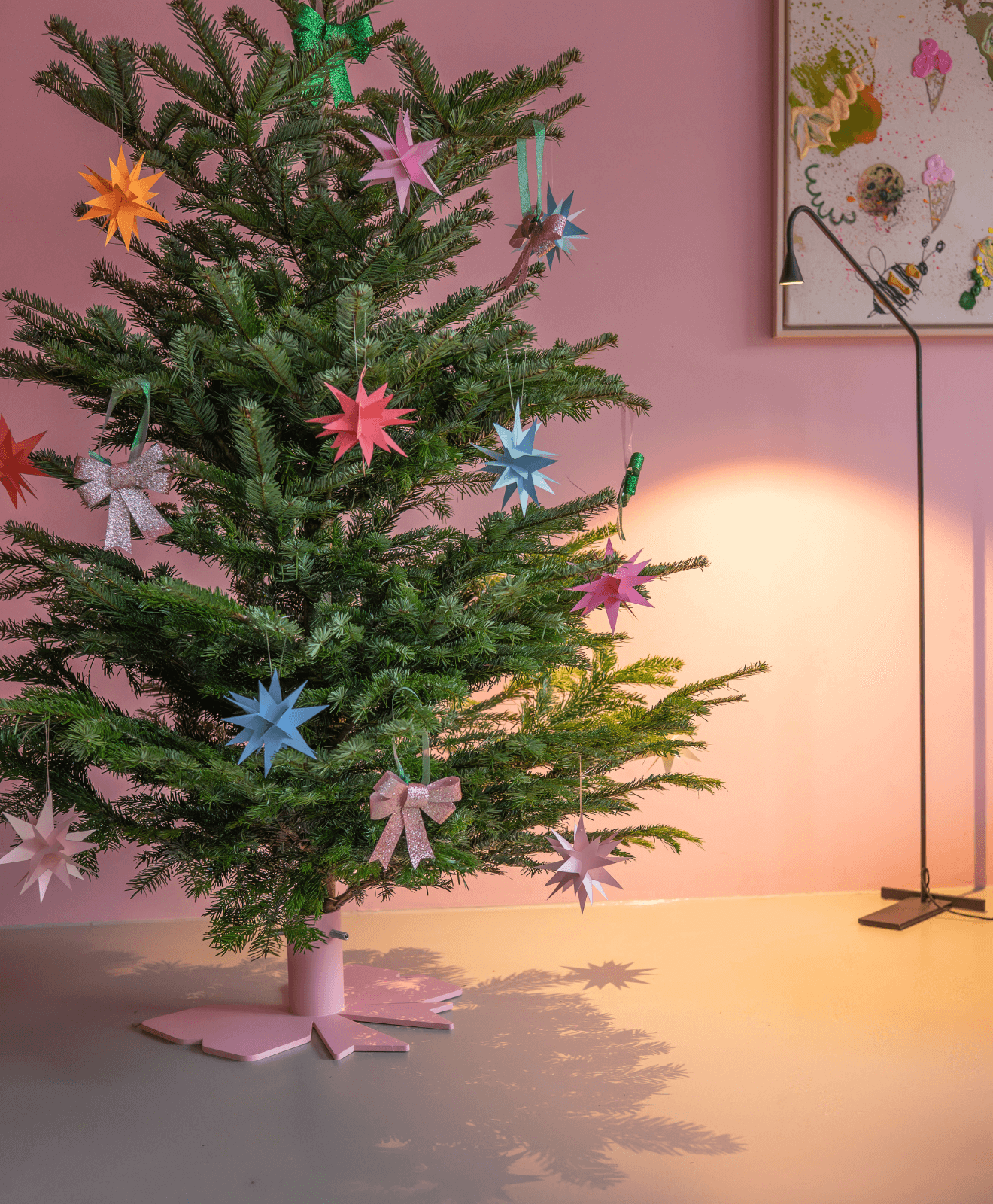 Weihnachtsbaumständer Schleife Moodbild mit Tannenbaum